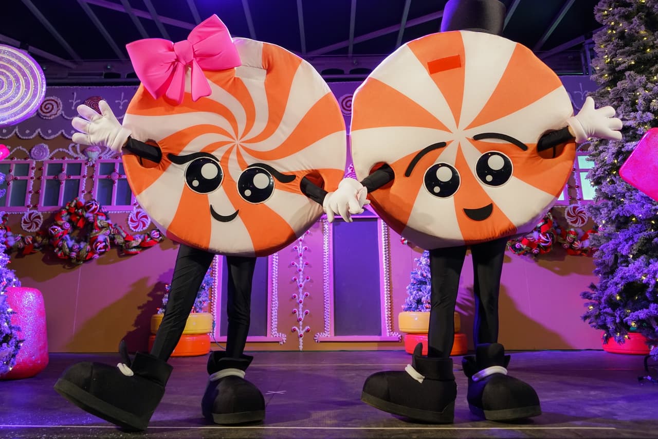 Peppermint Parkway regresó este año 2024 al Circuito de las Américas y presentará su show de luces del 22 de noviembre hasta el 29 de diciembre.