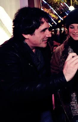 A lo largo de su carrera artística, Caio participó en más de 30 proyectos tan solo en la pantalla chica. Una de las últimas producciones en las que Junqueira participó fue la serie 'El mecanismo', producida en 2018 por Netflix.