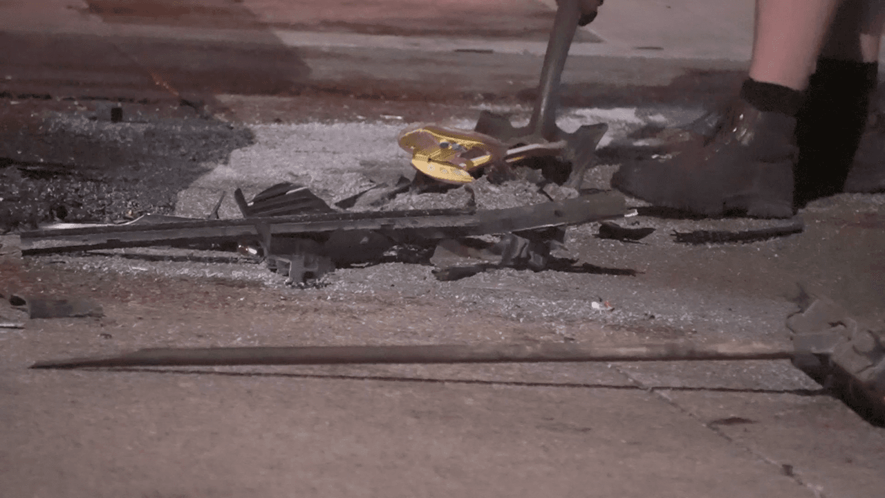 “Nosotros queremos que lo agarre la policía”, contó el abuelo, Andrés Pineda. “Tiene que pagar por sus hechos. Eran dos muchachos jóvenes con ganas de salir adelante, trabajando muy jóvenes”, dijo el abuelo.