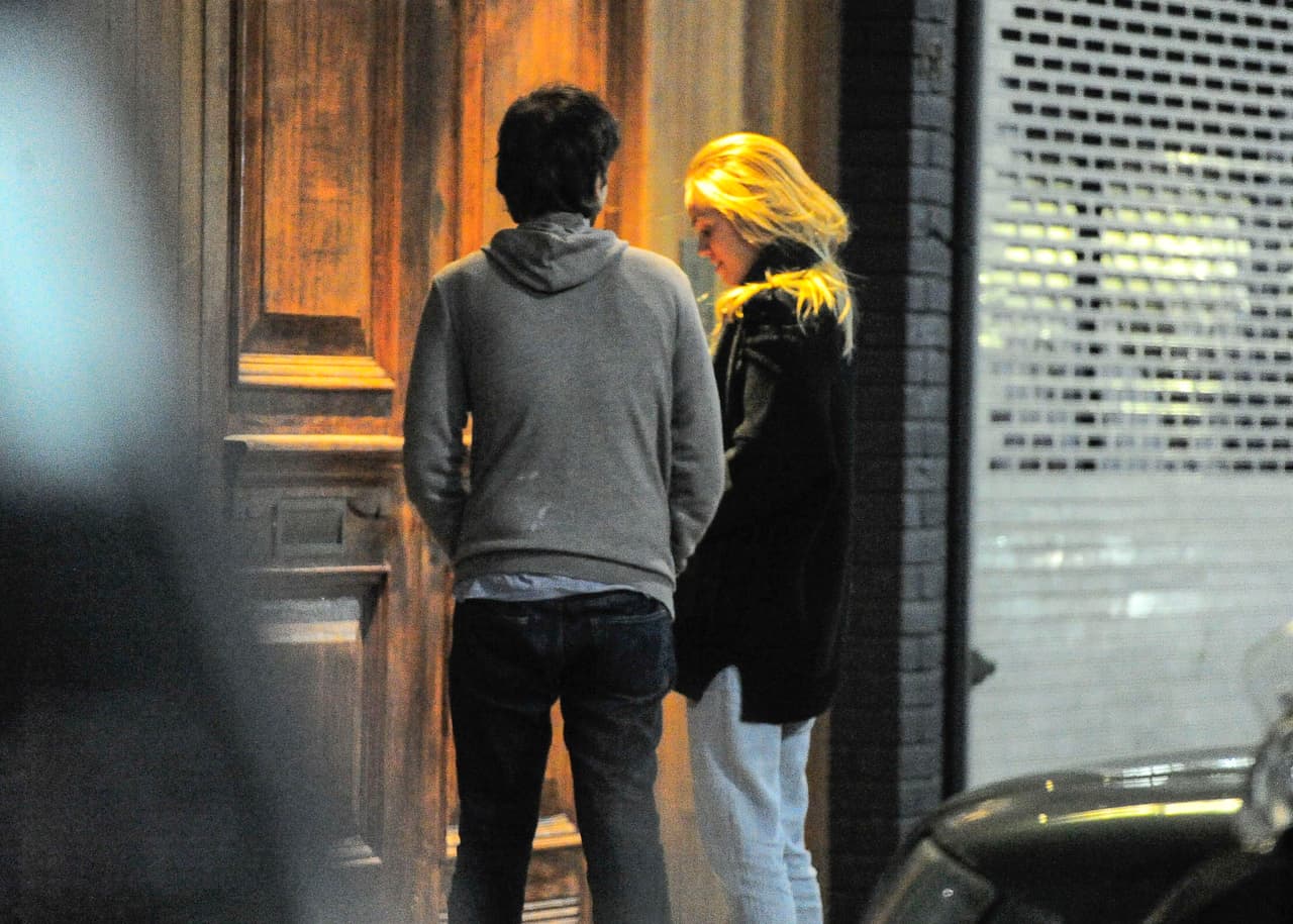 Diego Luna y Suki Waterhouse en cita romántica.