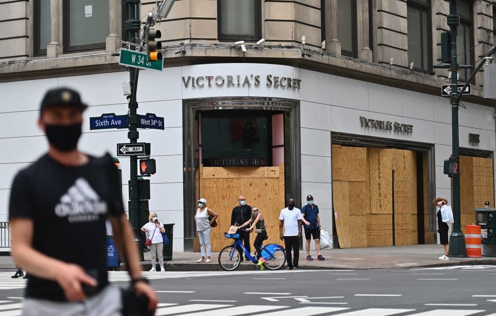 <b>Victoria Secret tampoco se escapó de esta crisis</b>, y ha perdido 10 tiendas en los últimos años, en la Gran Manzana: de 22 locales, ahora solo tiene 12.