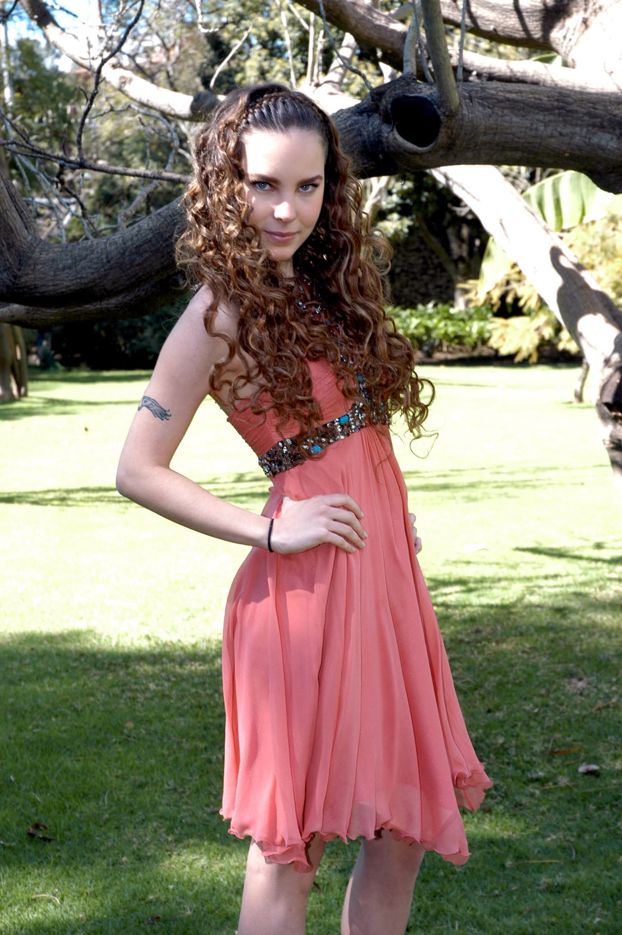 Recordemos que la última telenovela en la que participó la actriz fue en 'Camaleones', esto en el año 2009, por lo que el 2018 podría marcar su regreso a los foros de televisión. ¿Te gustaría verla en un melodrama?