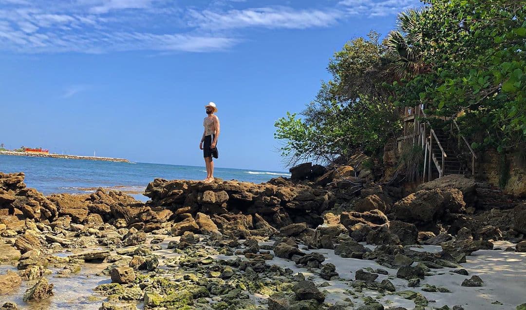Y compartió bellas imágenes del paradisiaco lugar en donde se encuentra disfrutando del sol y la tranquilidad del mar.