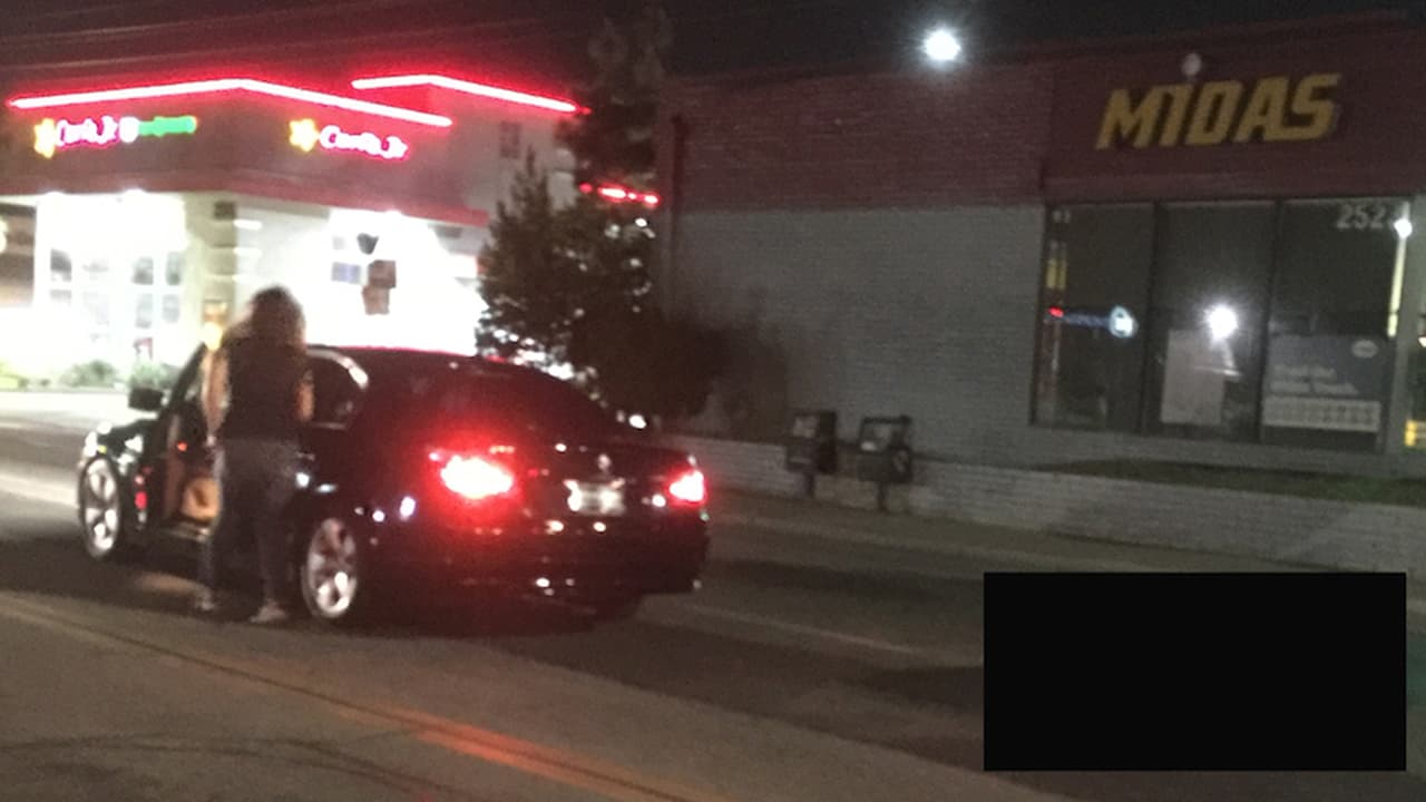 Buscan a una mujer por atropellar a un joven instructor de música hispano en Santa Ana