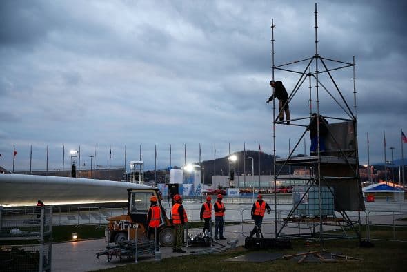 Y pese a los obstáculos, este viernes se trabaja a marchas forzadas para la inauguración.