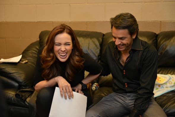 ¡Qué divertido! No se pudieron aguantar la risa y hasta soltaron una gran carcajada.