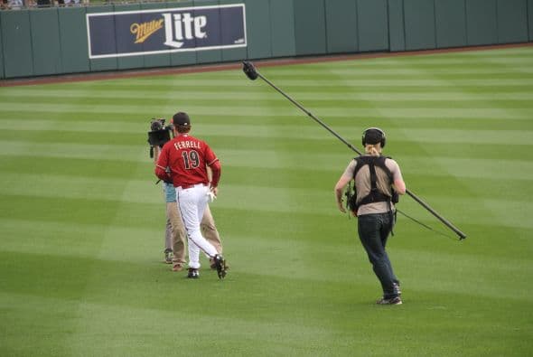 ¡El famoso comediante Will Ferrell se lució jugando con 10 equipos diferentes de la MLB  en cinco partidos del Spring Training en un solo día! Mientras los fans le hacían porras al comediante, éste les hacía bromas desde la cancha. Su hazaña fue grabada para una producción televisiva que será transmitida por HBO a finales de año.