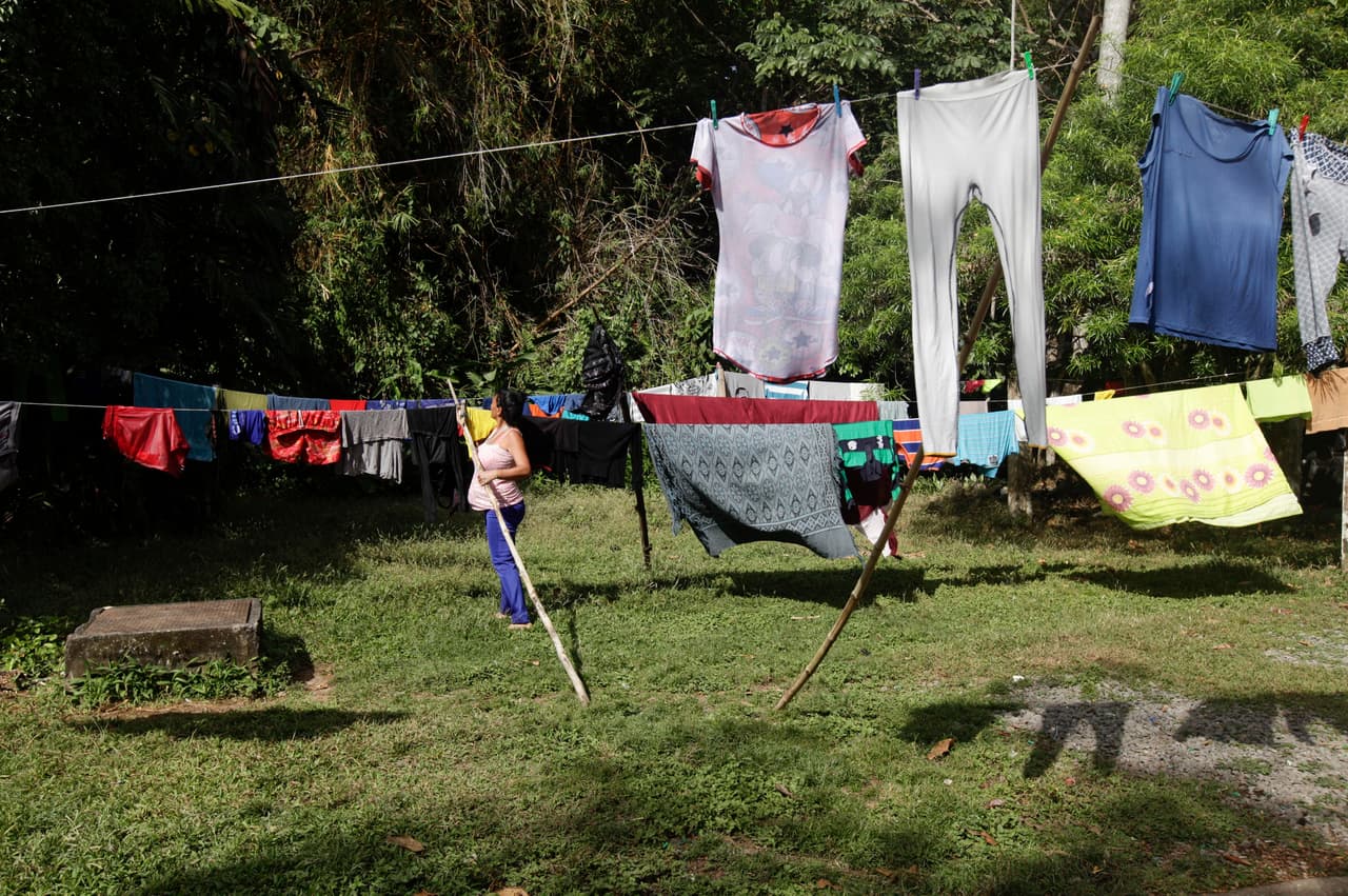 Decenas de cubanos varados en la selva de Panamá tras el fin de 'pies secos, pies mojados' entran en huelga de hambre