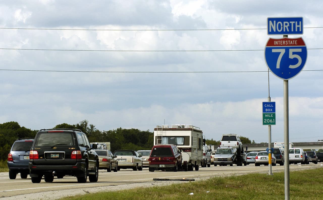 <b>Puesto 5. Interestatal 75 (I-75). 47.2 muertes por cada 100 millas. </b>Atraviesa el centro del país desde Florida hasta Míchigan, pasando por Georgia, Tennessee, Kentucky y Ohio. Tuvo 844 accidentes en sus 1,786 millas y ocupa el tercer lugar en accidentes por condiciones climáticas adversas ( 94 accidentes en lluvia o nieve, y 5.3 muertes por cada 100 millas).
<br>