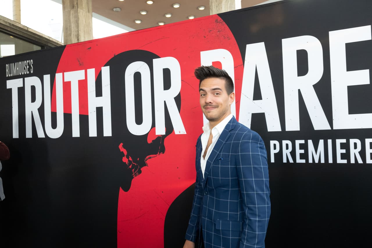 De acuerdo con el director de cine Justin P. Lange, se eligió al hijo de Eugenio Derbez porque le parece el 
<b>más adecuado </b>para hacerlo.