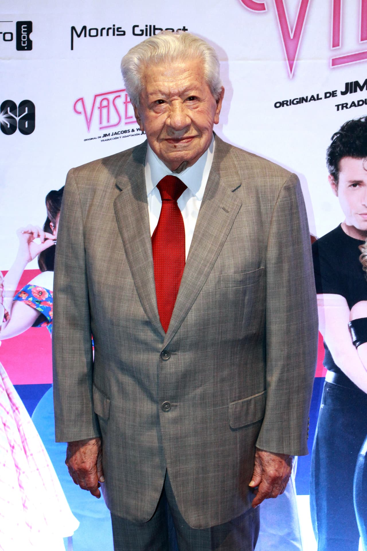 El actor mexicano aseguró encontrarse en buen estado de salud y dejó claro que seguirá con su carrera como actor, según declaró en una entrevista con Excelsior que salió publicada este miércoles.