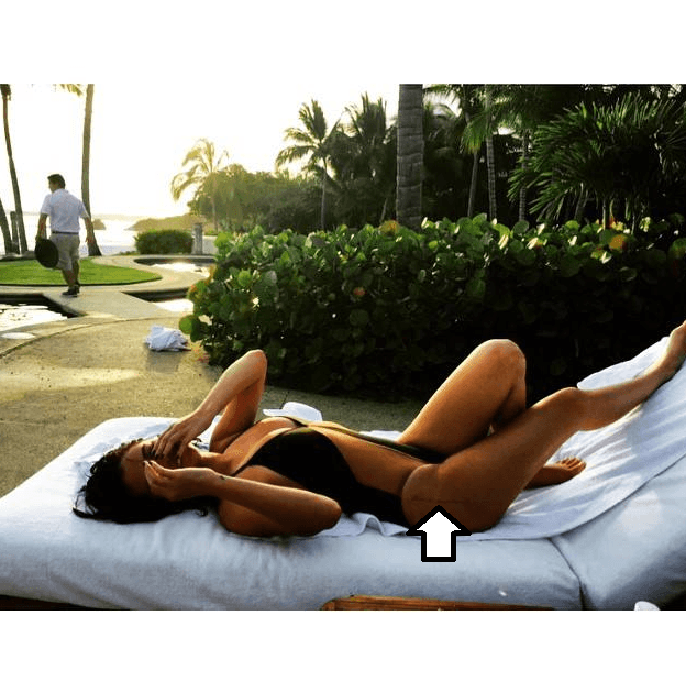 #3 La cantante de “Good For You“se tatuó su pasaje favorito de la Biblia. "Todo lo puedo en Cristo que me fortalece”. (Filipenses 4:13)