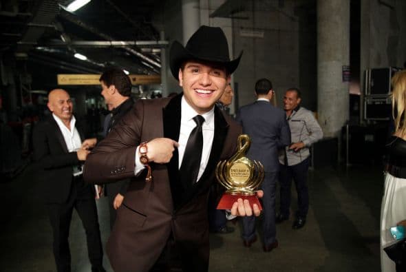 Te llevamos detrás de cámaras en Premio Lo Nuestro 2014. Esto fue lo que no viste de esta espectacular entrega.