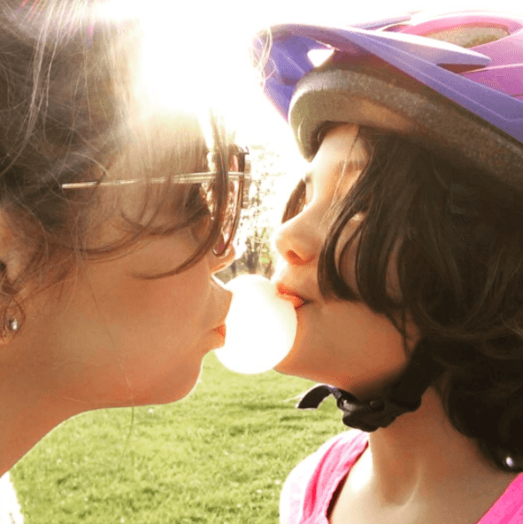 Y por supuesto, el amor con la que la rodean sus adorados hijos.