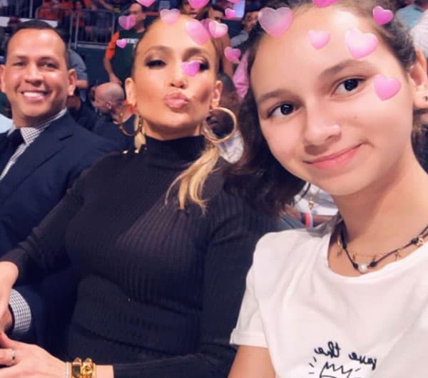 La leyenda de las Grandes Ligas dijo en una entrevista anterior a People: “Jennifer nos ha dado tanto a mí y a mis hijas en los últimos dos años... Su mejor cualidad es sin duda su generosidad. Lo veo todos los días y mis hijas también lo ven”, señaló.