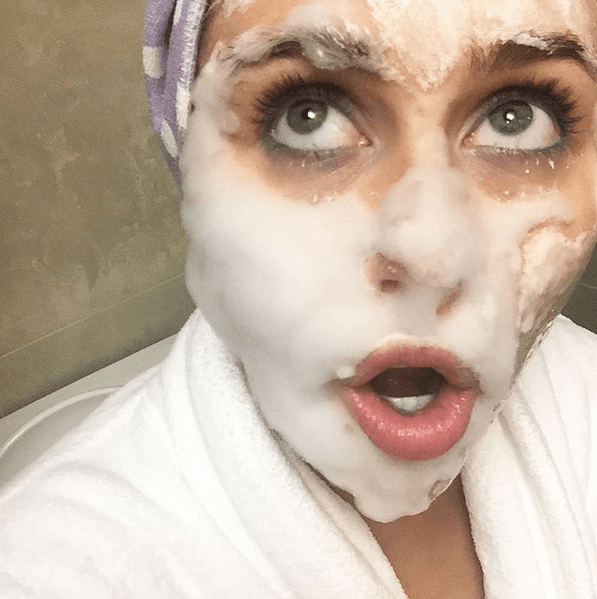 Porque los días siempre se deben empezar con la mejor actitud y por qué no, con una buena broma, igualito como lo hace Miley Cyrus.