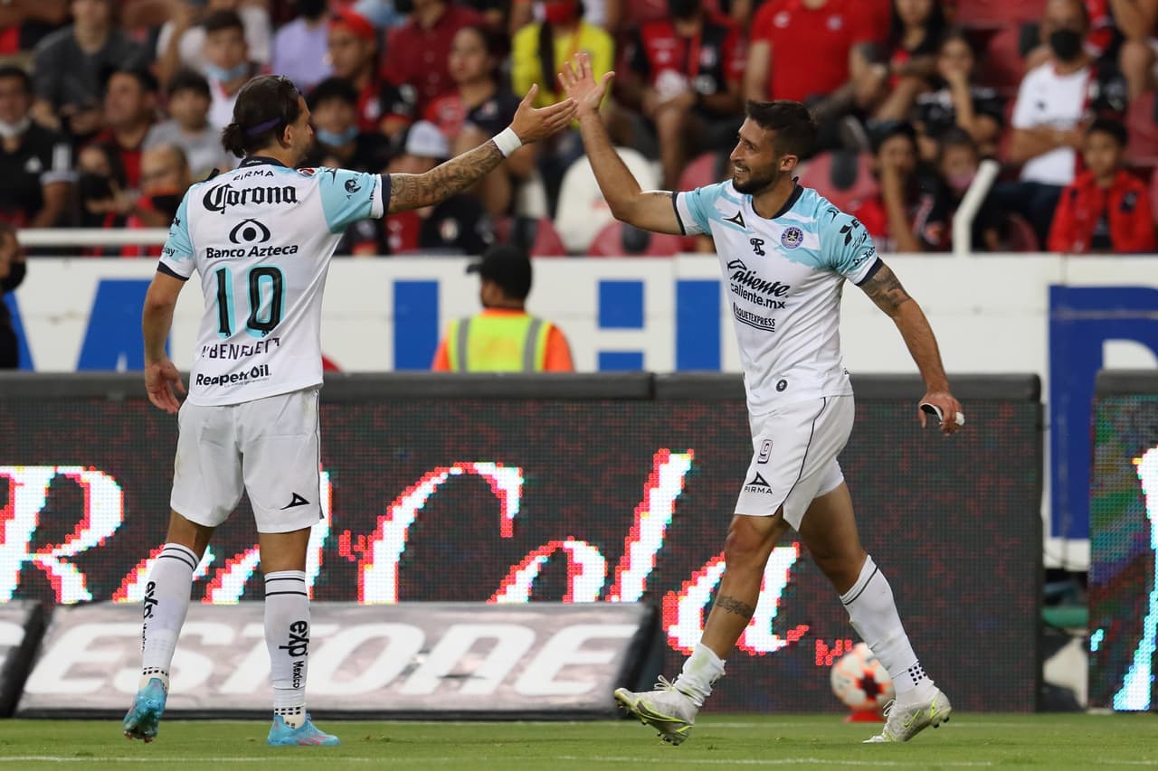 Mazatlán FC sorprendió y venció 1-2 al Atlas en el Estadio Jalisco en la Jornada 14 con doblete de Gonzalo Sosa.
