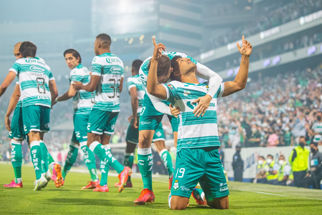 Otero atribuye triunfo a actuación de Acevedo: "Carlitos nos salvó"