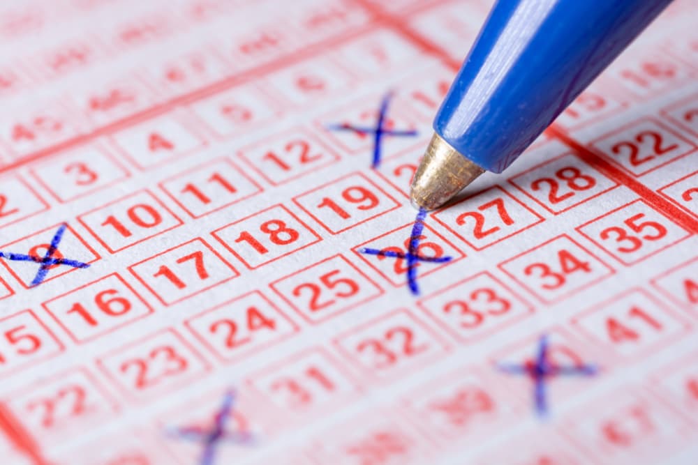 Hay sueños premonitorios y en estos momentos el azar está mostrándote su lado positivo y habrá un resultado favorable en una lotería o juego de casino. Sin embargo, debido a la tónica imperante en el primer trimestre del año con Mercurio retrógrado debes ser prudente y no apostar demasiado.
<br>