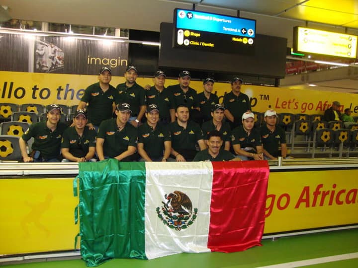 Desde su llegada a Johanesburgo, la presencia de la banda mexicana causó gran expectación y para los miles de mexicanos que viajaron a tierras africanas fue muy emocionante encontrarse y escuchar los temas clásicos de la banda de don Cruz Lizárraga.