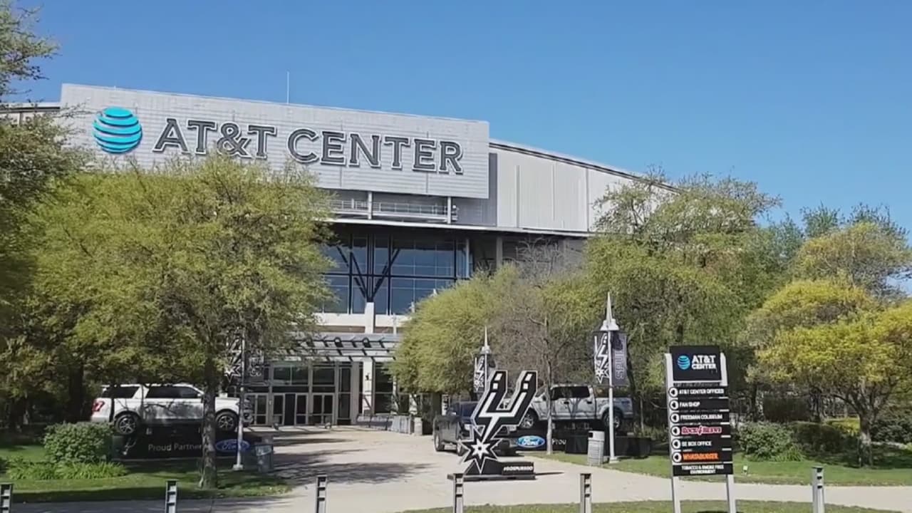 La casa de los Spurs de San Antonio ofrece internet gratuito a estudiantes y trabajadores que lo requieran