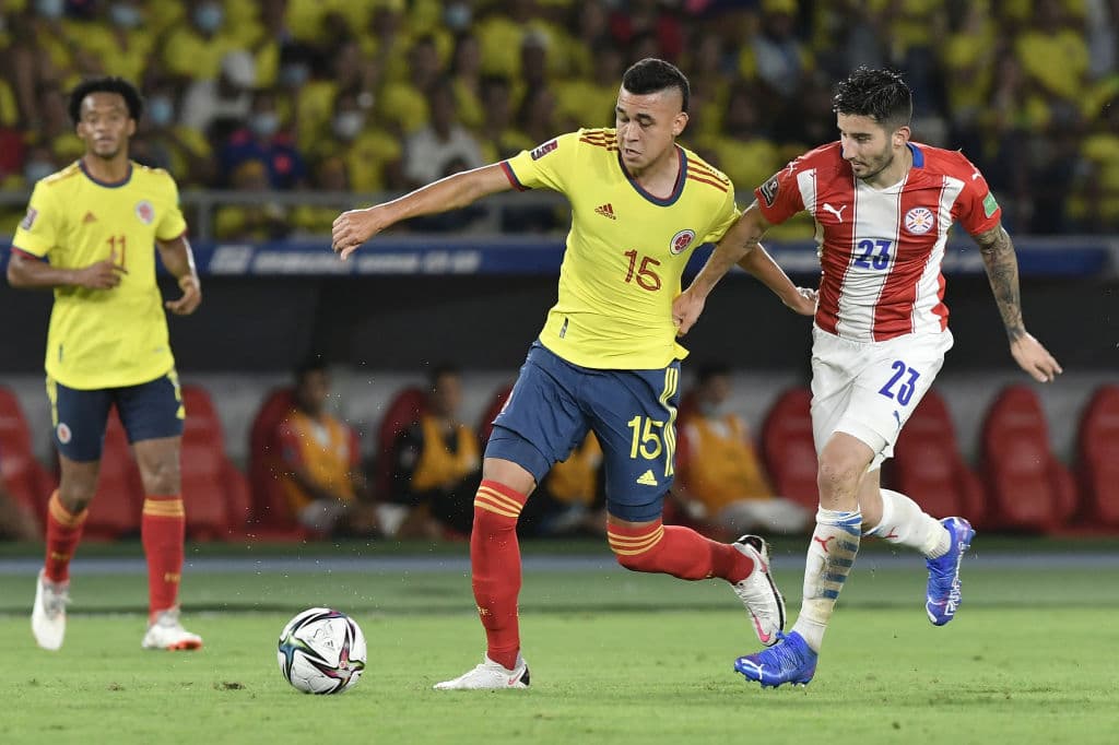 Colombia y Paraguay no se hacen daño en su empate 0-0 y Chile cae frente a Ecuador 0-1 con un hombre menos.