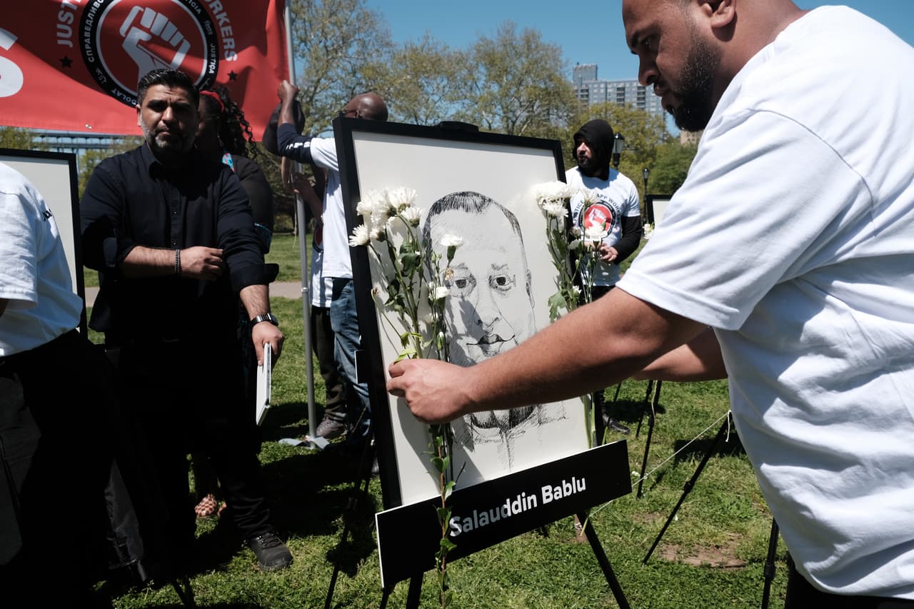 Se trató de un evento organizado por el grupo ‘Justice for App Workers’ que representa a más de 100,000 trabajadores de diversas plataformas y al que asistieron también, familiares de las víctimas.