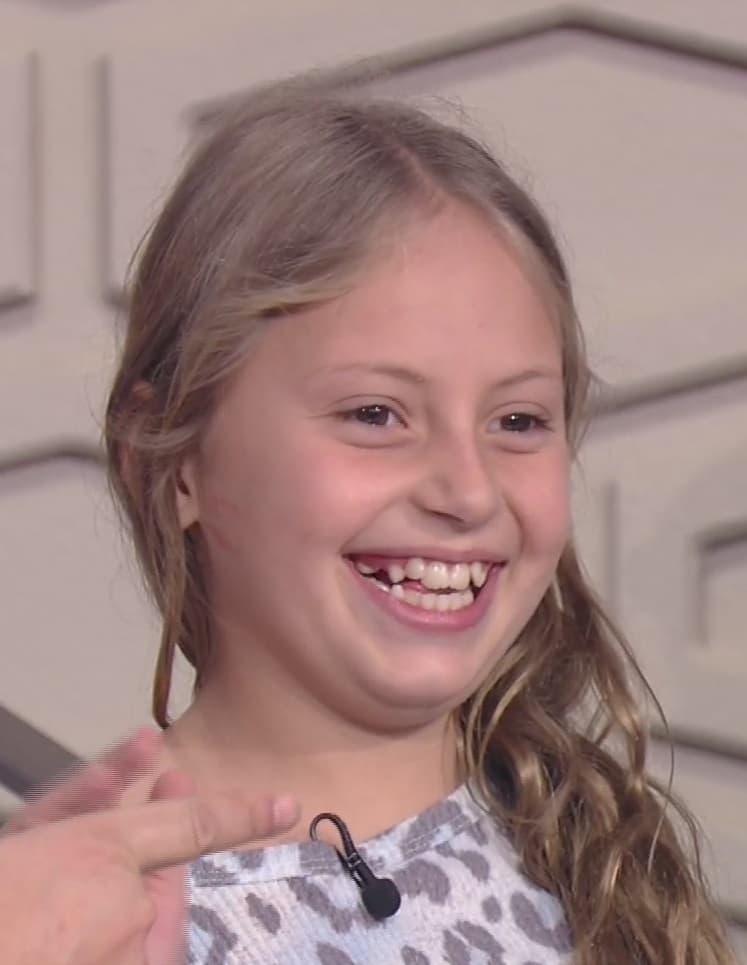 Se mostró muy sonriente para presentar un segmento y enviar cámaras y micrófonos hasta Londres con Jessica Rodríguez.