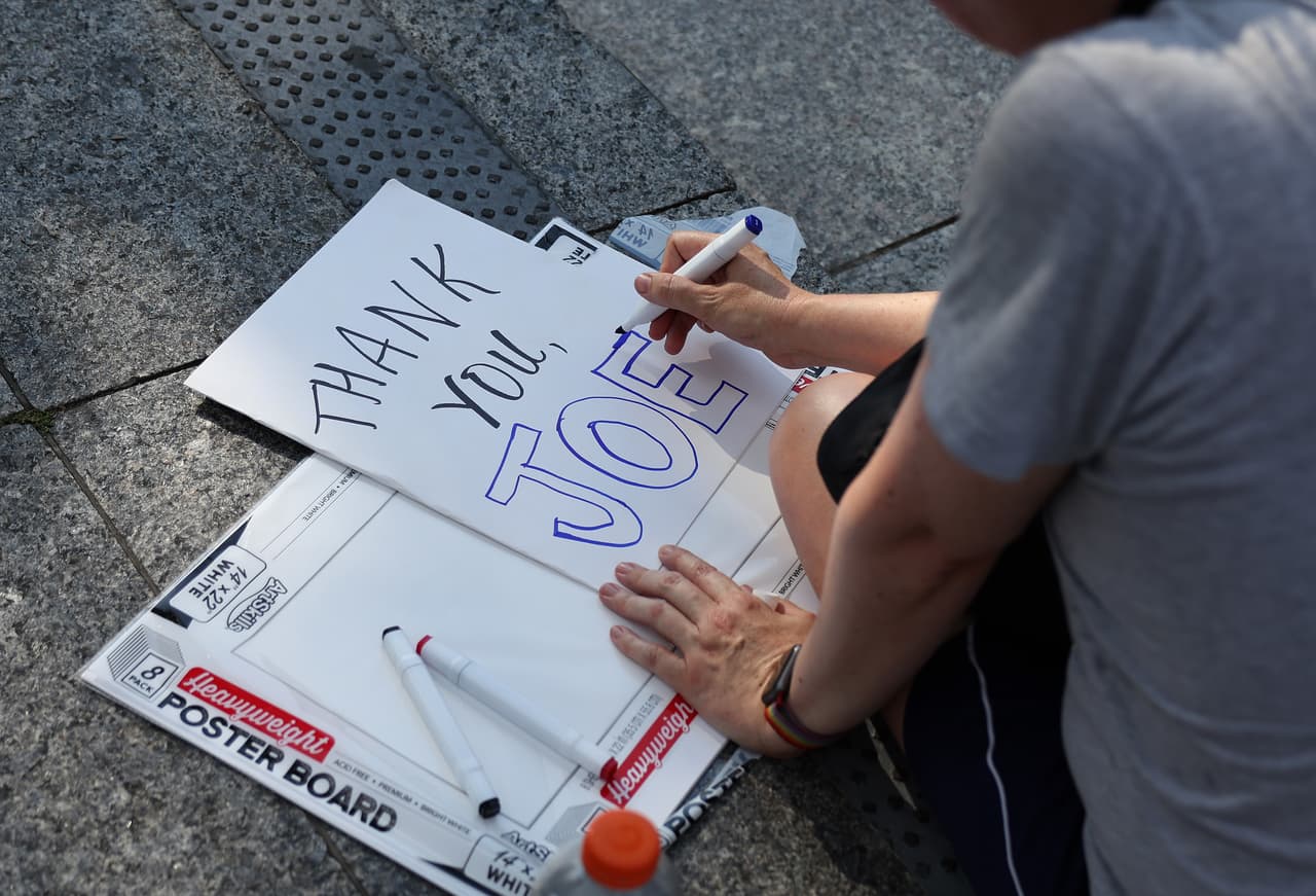 Los expresaban personas de diferentes edades.