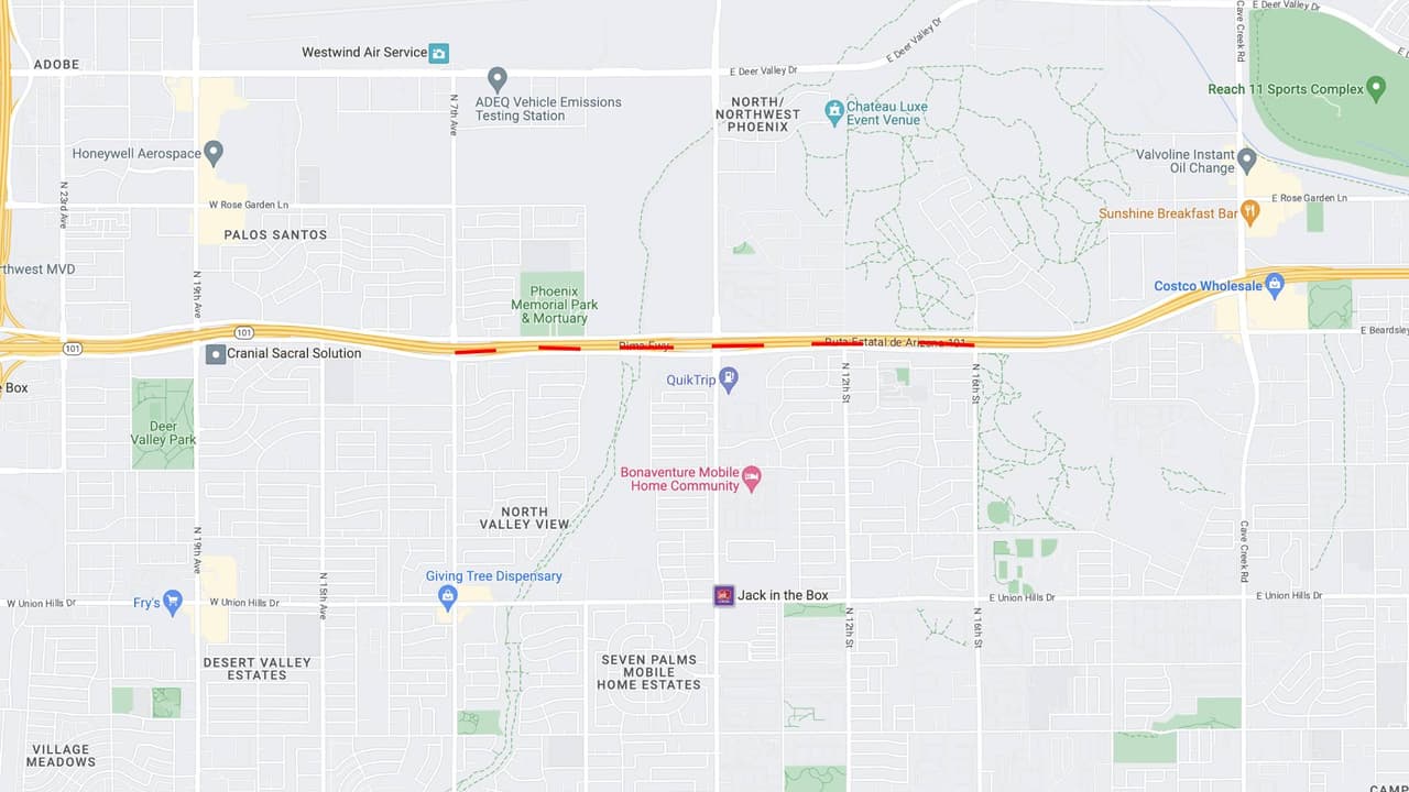 <b>Loop 101</b>
<br>El Loop 101 en dirección este (Pima Freeway) se reducirá a tres carriles entre las calles 7 y 16 en el norte de Phoenix desde las 9 p.m. del viernes a las 5 a. m. del lunes.
<br>
<br>Para conocer las condiciones de las carreteras en tiempo real puede visitar la página del 
<a href="https://www.az511.gov/" target="_blank">Departamento de Transporte de Arizona</a>, o llamar al 511.