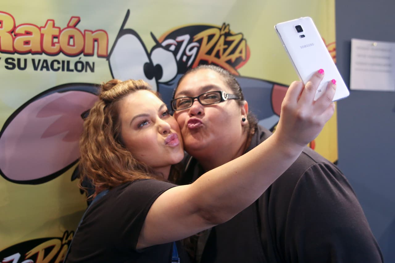 Y claro, no podían faltar las #selfies con sus seguidores.