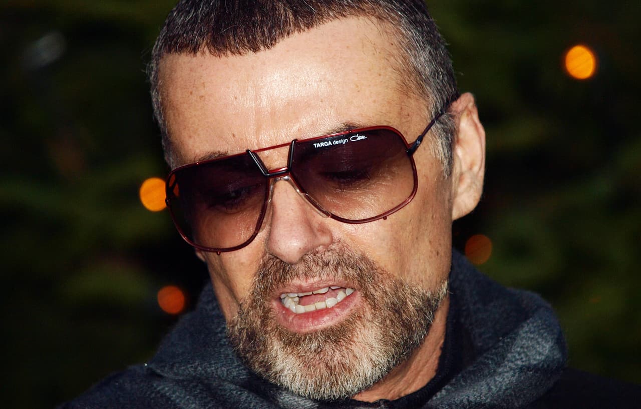 En diciembre de 2011, tras superar los efectos de un accidente que lo dejó unas semanas en estado comatoso, George Michael contaba que cuando despertó hablaba con acento occidental.