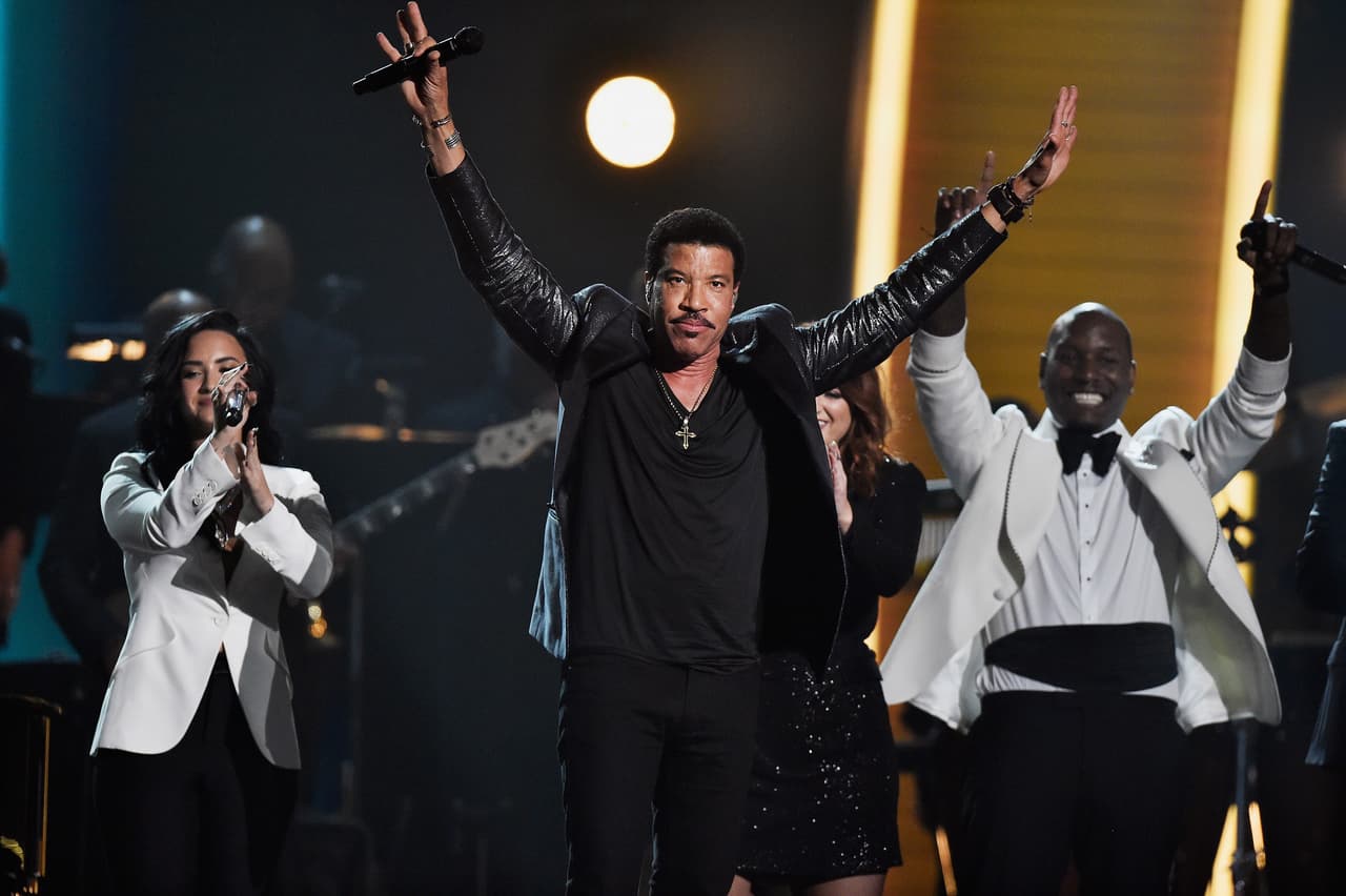 El legado musical de Lionel Richie fue honrado en la noche del GRAMMY.