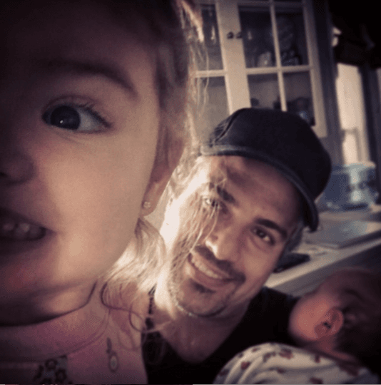 El 3 de octubre del 2014 nació el pequeño Jaime Camil Balvanera, un regalo por adelantado para su hermana mayor, quien cumple años el día 25 del mismo mes.
<br>