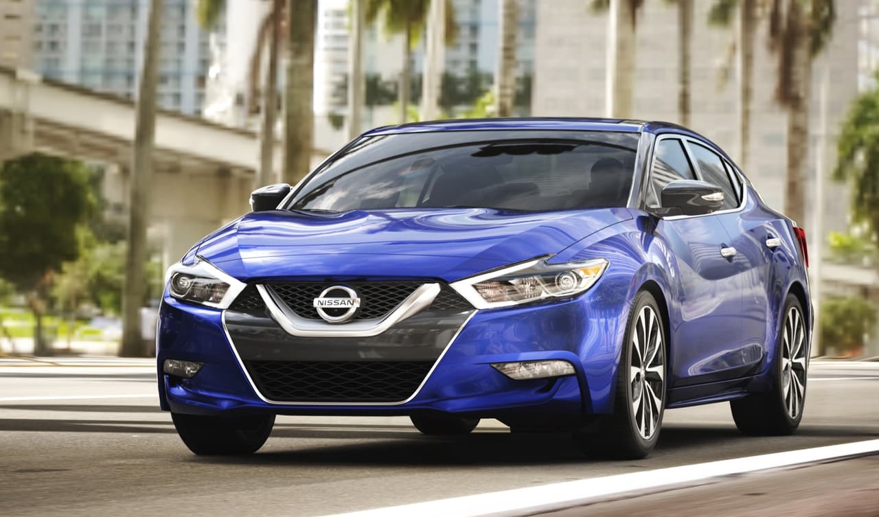 <b>Nissan Maxima 2017</b>
<br>
<b>Calificación: Aceptable </b>
<br>En términos generales obtuvo el nivel de calificación Bueno; sin embargo, al referirse a la estructura del vehículo, las pruebas del IIHS le dieron calificación Aceptable, ya que podría poner en riesgo la seguridad del copiloto.