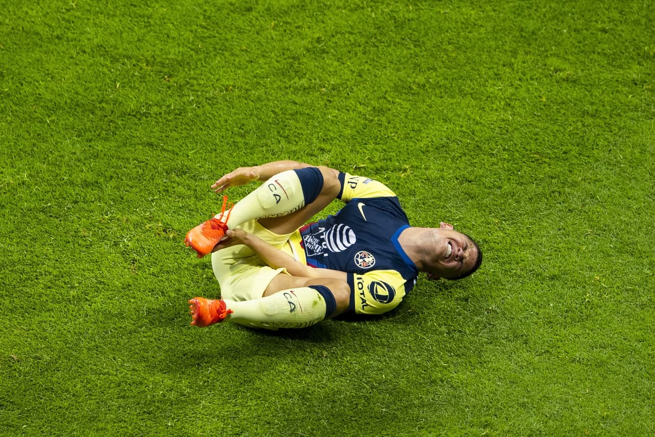Con dos grandes goles de Sebastián Cordova y un potente cabezazo de Emanuel Aguilera en su regreso de la lesión, América consigue un triunfo clave frente a los Tigres en el Estadio Azteca.
