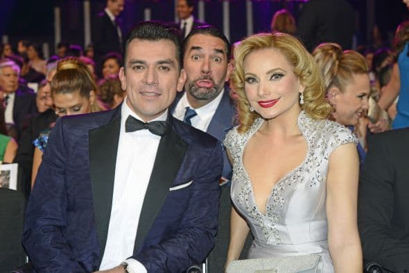 Disfrutamos de los Premios TVyNovelas como nunca pero, ¿sabes qué ocurrió detrás de cámaras? ¡Aquí te damos una probadita!