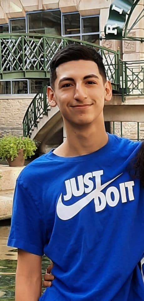 <a href="https://www.univision.com/local/san-antonio-kwex/anthony-xavier-luna-muerte-desaparicion-kearney-road-southwest-high-school?123" target="_blank">Anthony Xavier Luna,</a> de 18 años, fue reportado como desaparecido en San Antonio el 11 de septiembre.