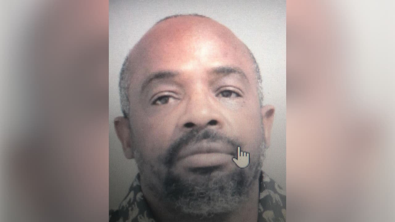 Mujer muere baleada en presencia de su hijo en el condado Harris: policía acusa a su exesposo