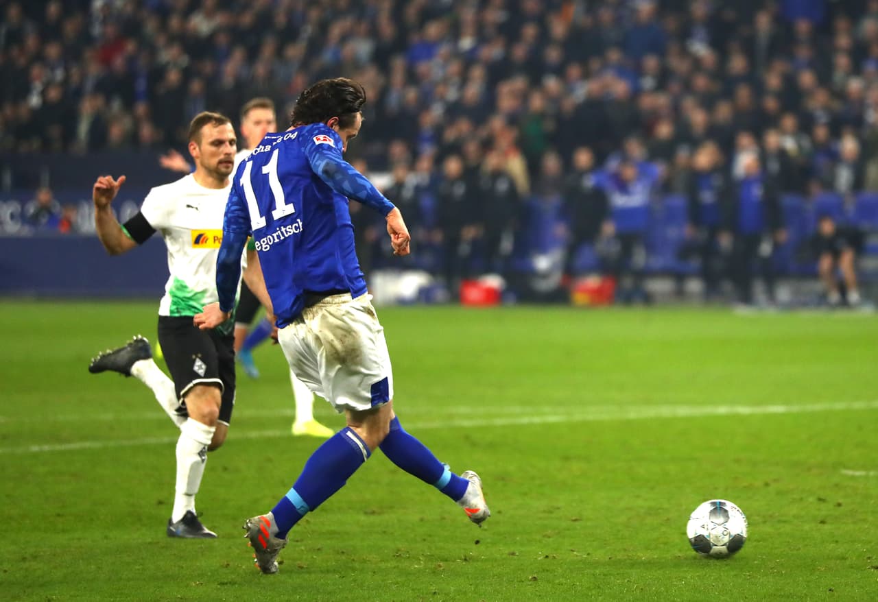 Suat Serdar (48’) y Michael Gregoritsch (58’) anotaron los goles para la victoria de los locales.