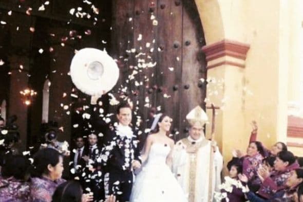 La boda se celebró en la Catedral de San Cristóbal de las Casas, fue un evento cerrado, con un centenar de invitados y custodiado por las fuerzas de seguridad.