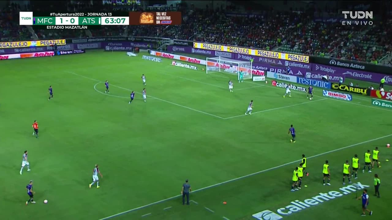 ¡TIRO ATAJADO! disparo por Brian Rubio.