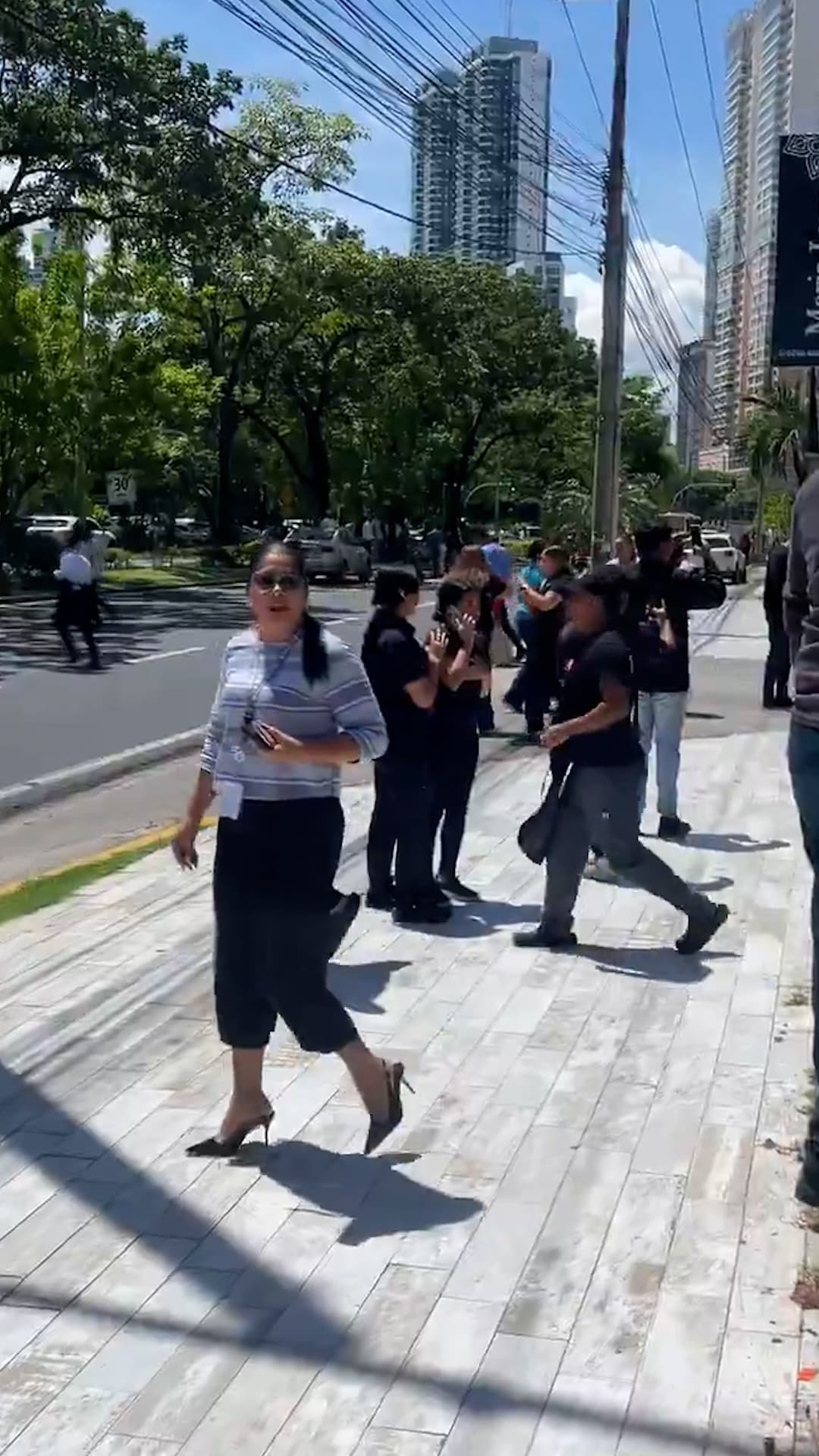 Así reaccionó la gente al sismo de magnitud 7.7 que sacudió a Panamá