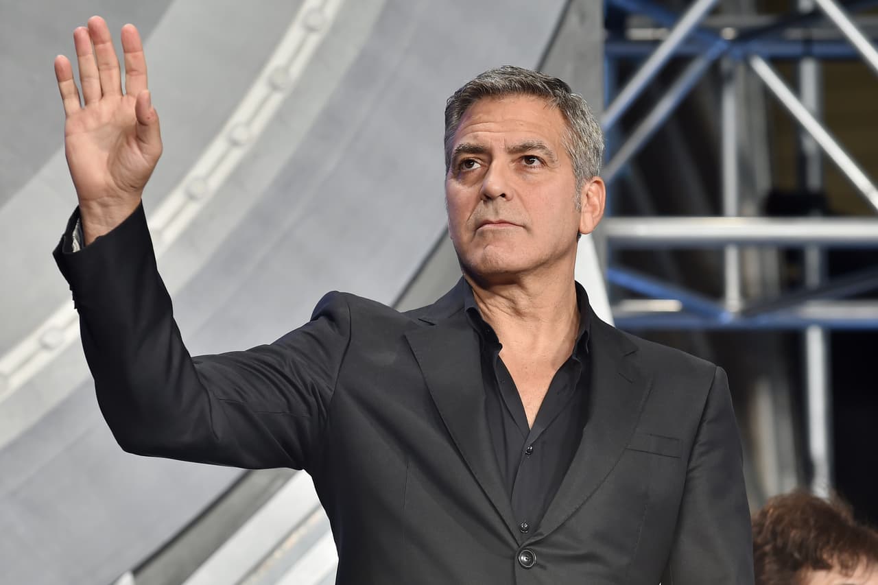 Clooney ha dicho que físicamente no puede ver la película de tan mala que es.