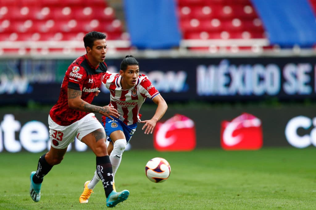 Molina (23’) abrió el marcador con un soberbio testarazo, pero un tiro de Kevin Castañeda (25’) penetró el arco de Gudiño, quien prácticamente no vio el esférico. Guadalajara visitará al San Luis y Toluca recibirá a los Rayos en la J3 de la competición de futbol mexicano.