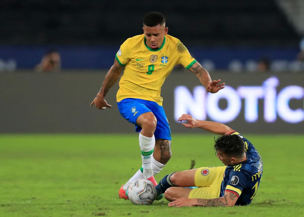 Carlos Enrique Casemiro se pone la capa de héroe al minuto 90+10 y Brasil logra vencer 2-1 a Colombia.
