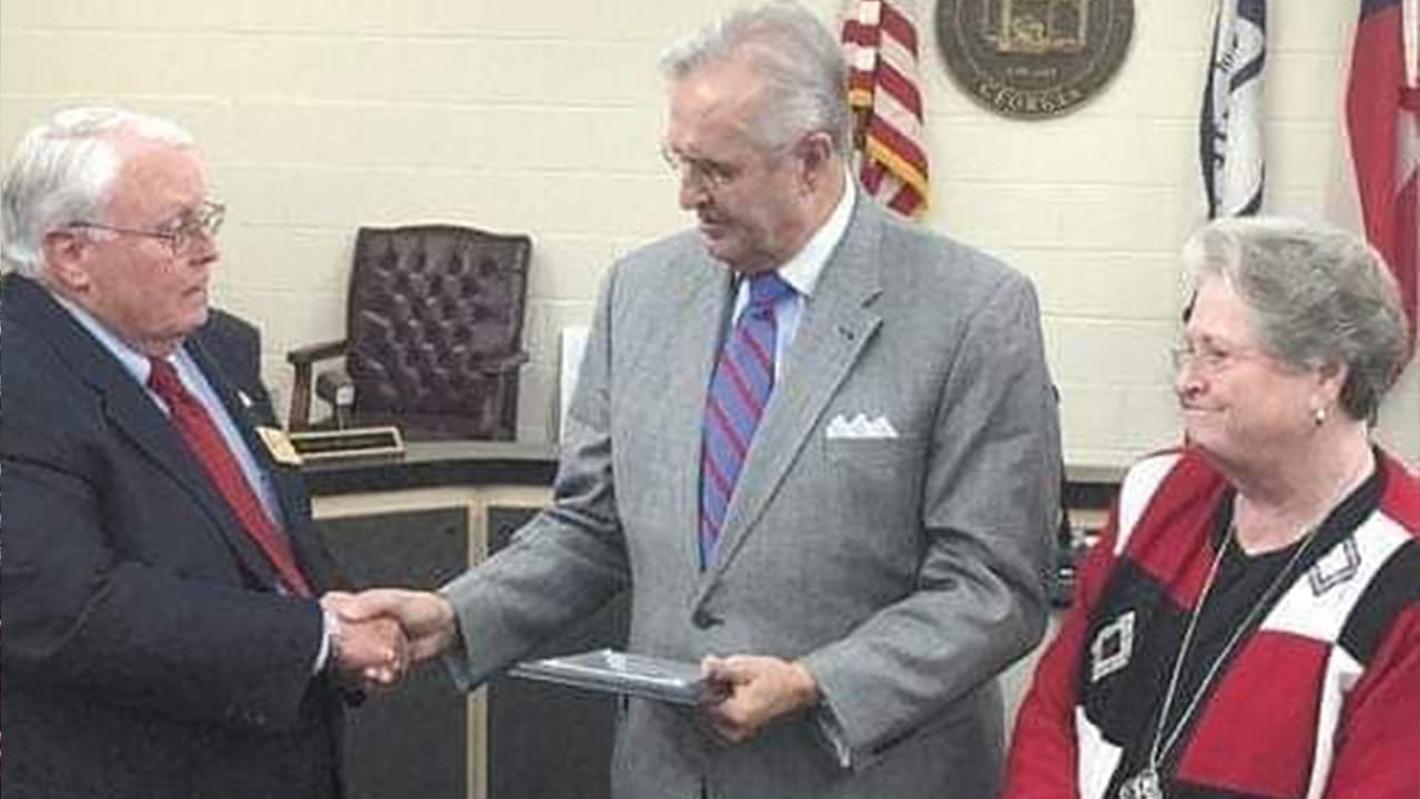 Murió el exalcalde de Loganville, Mike Jones