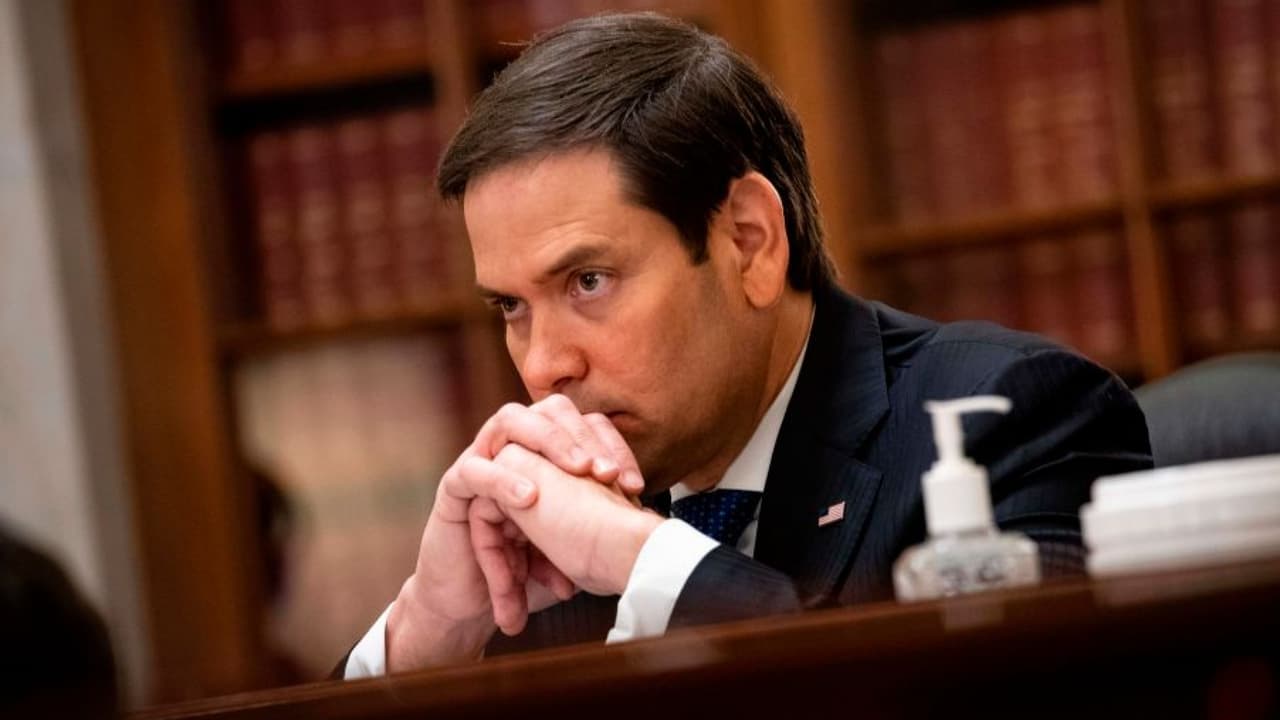 El pasado mes de octubre del año pasado, Rubio envió una carta a Trump, pidiendo que se implemente una medida para evitar la deportación de venezolanos en Estados Unidos. 
<br>