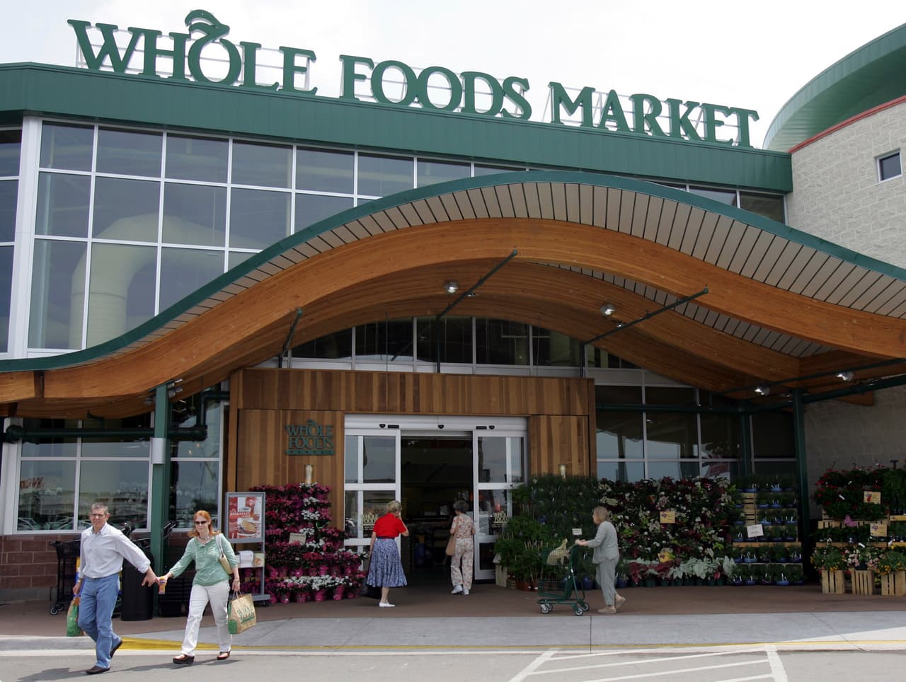 <b>Whole Foods Market: </b>
<br>El horario de la tienda en Sacramento será de 7 a.m. hasta las 3 p.m. 
<br>