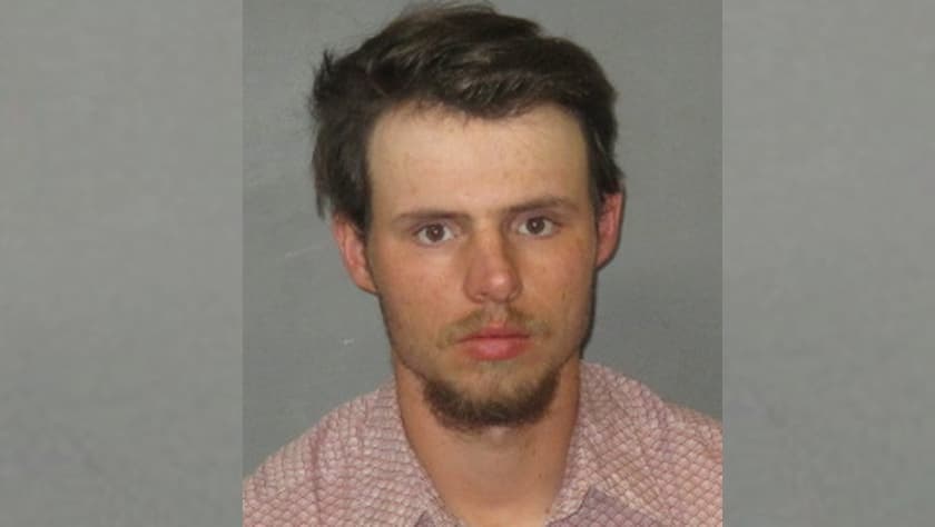 Un hombre mata "accidentalmente" a una adolescente embarazada cuando jugaba con un arma